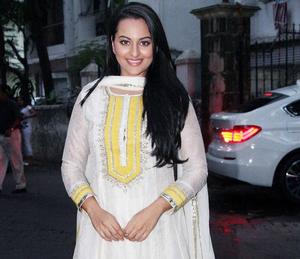 Sonakshi’s mother babysits her for the roles!